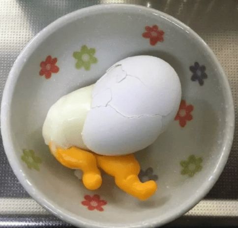 女子1分钟剥130个煮鸡蛋，刷新世界纪录，揭秘高效剥蛋技巧！